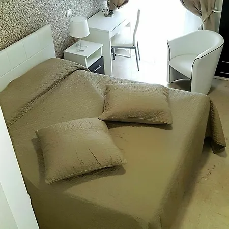 Apartamento Elegante E Moderno Al Politeama *