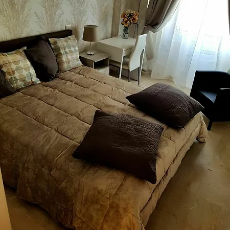 Elegante E Moderno Al Politeama パレルモ