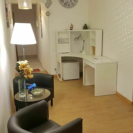 Elegante E Moderno Al Politeama アパート *